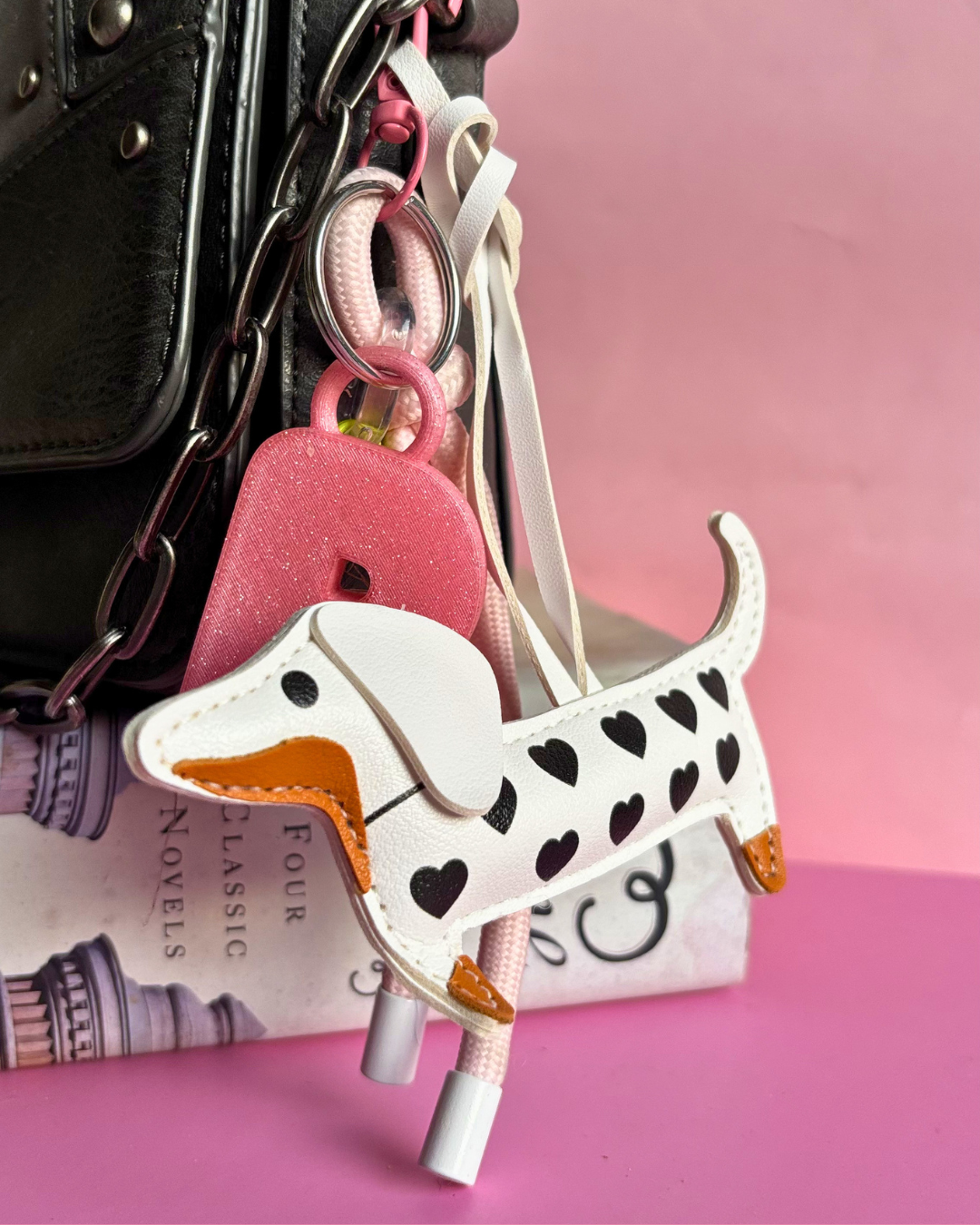 Set Charm Perrito Salchicha Corazones + Letra Personalizada