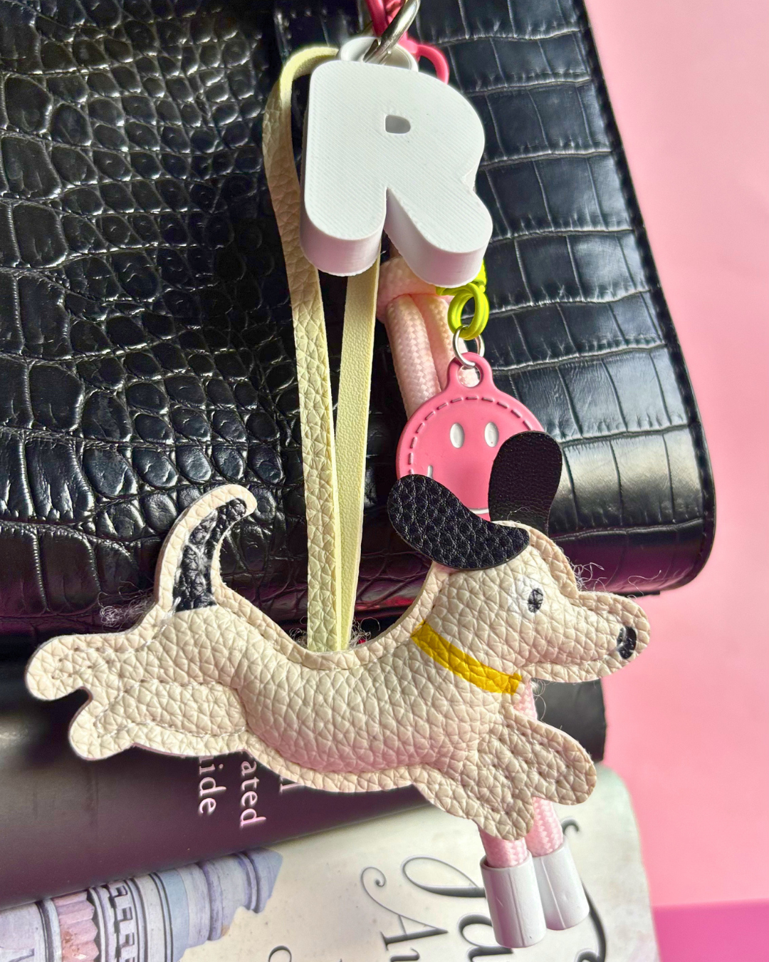 Set Charm Perrito Saltarín + Letra Personalizada