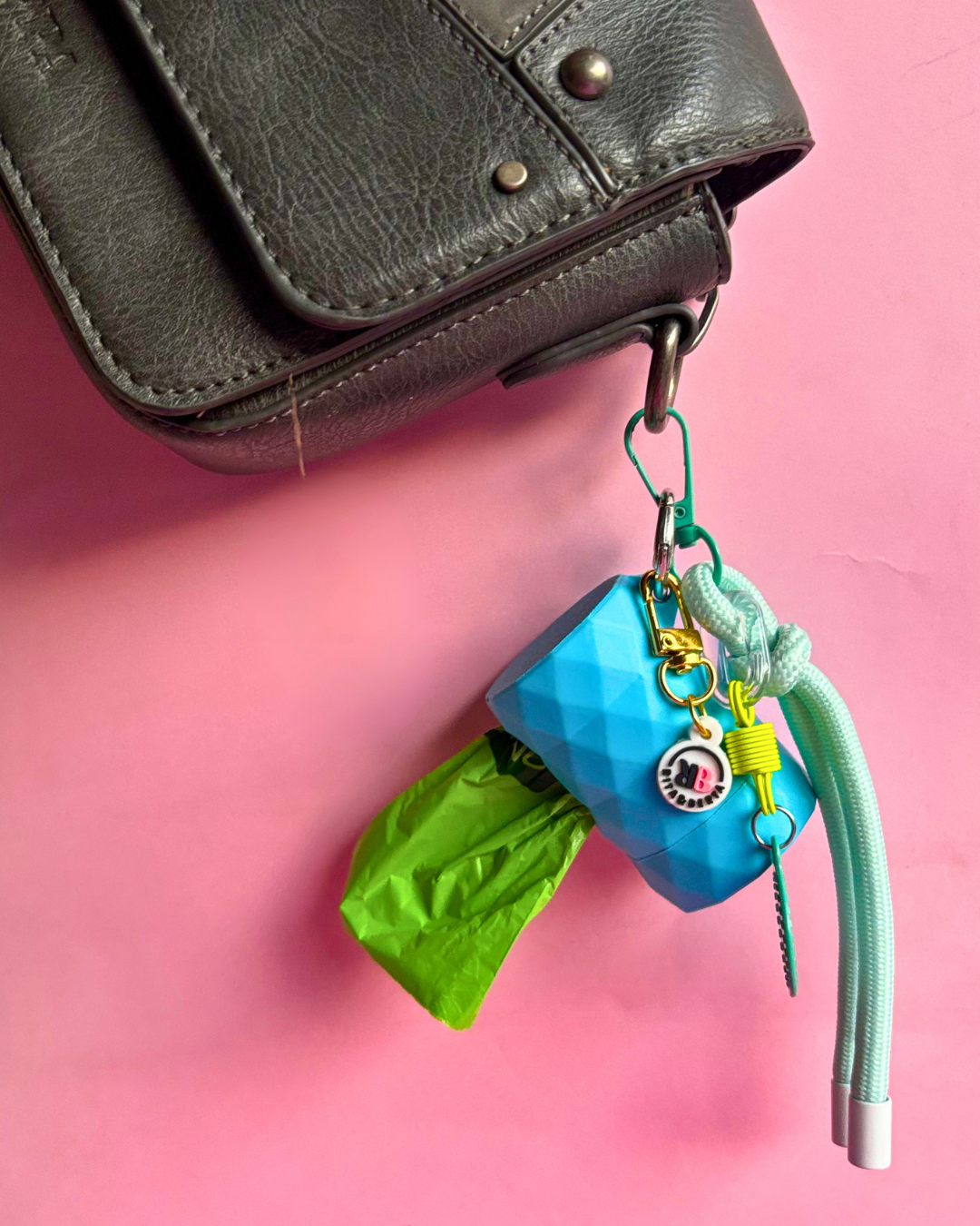 Porta Bolsas Low Poly + Clip Manos Libres